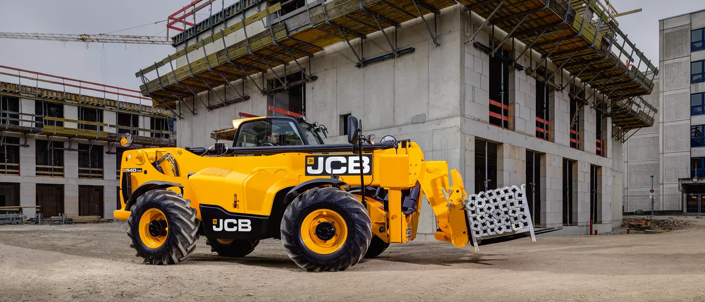Side view of a JCB 540-170 telehandler
